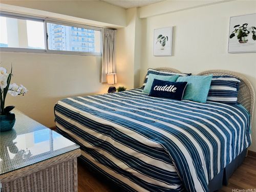 apt-511-2440 Kuhio Ave, Honolulu, HI, 96815-3348 | Card Image