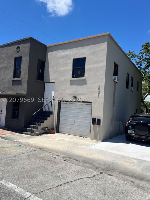 b-821 N Tamarind Ave, West Palm Beach, FL, 33401-3643 | Card Image