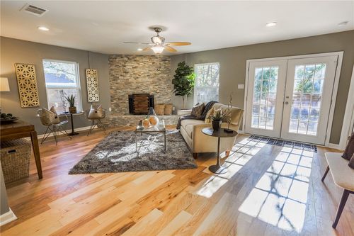 407 W Odell St, Austin, TX, 78752-2407 | Card Image