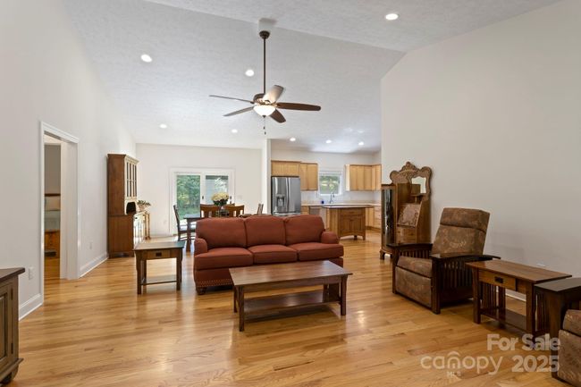 99 Pinecrest Estates Dr, House other with 3 bedrooms, 2 bathrooms and null parking in Flat Rock NC | Image 7