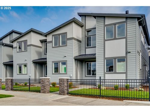 4224 Se Century Blvd, Hillsboro, OR, 97123-6776 | Card Image