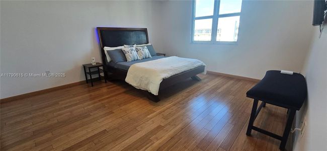 APT-1024 - 7900 Harbor Island Dr, Condo with 1 bedrooms, 2 bathrooms and null parking in North Bay Village FL | Image 28