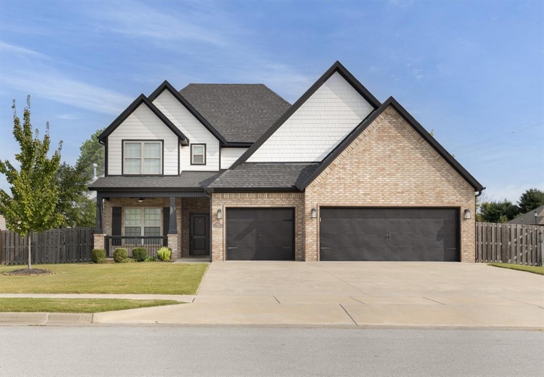 Bay Dr, Rogers, AR 72758