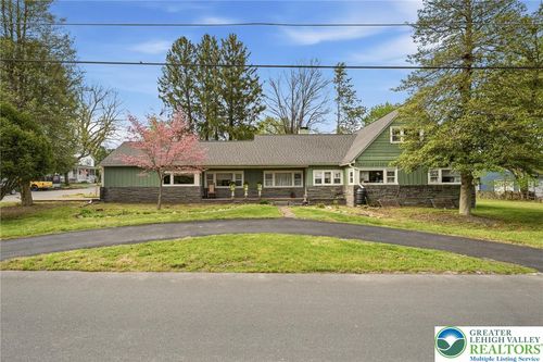 146 Lee Ave, Stroudsburg, PA, 18360-2335 | Card Image