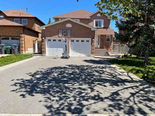 upper-25 Kentucky Dr, Brampton, ON, L6Y4E9 | Card Image