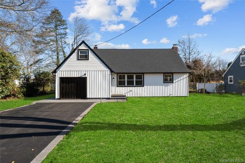 22 Guilette Pl, Amityville, NY, 11701-3730 | Card Image