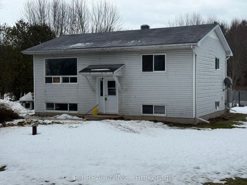 323 Lower Oak Leaf Rd, Lyndhurst, ON, K0E1N0 | Card Image