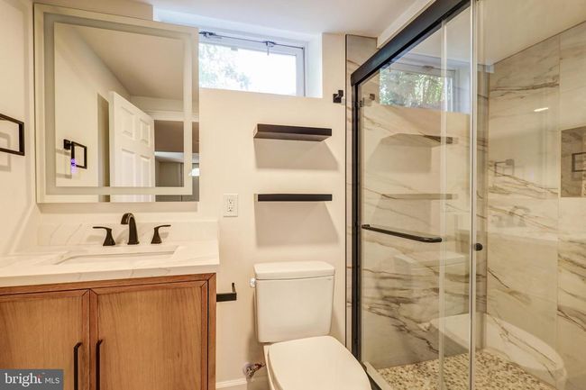 8114 Old Georgetown Rd, House other with 5 bedrooms, 3 bathrooms and null parking in BETHESDA MD | Image 32