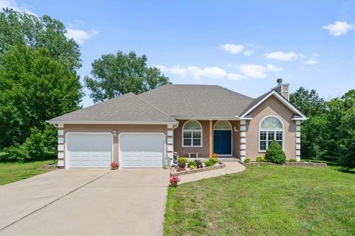 14515 S Hutt Rd, Lone Jack, MO, 64070-9544 | Card Image