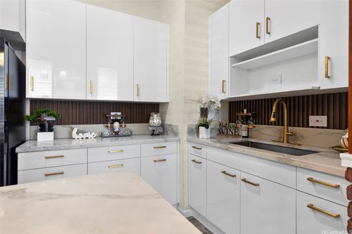 apt-g125-94-246 Leoku St, Waipahu, HI, 96797-1910 | Card Image