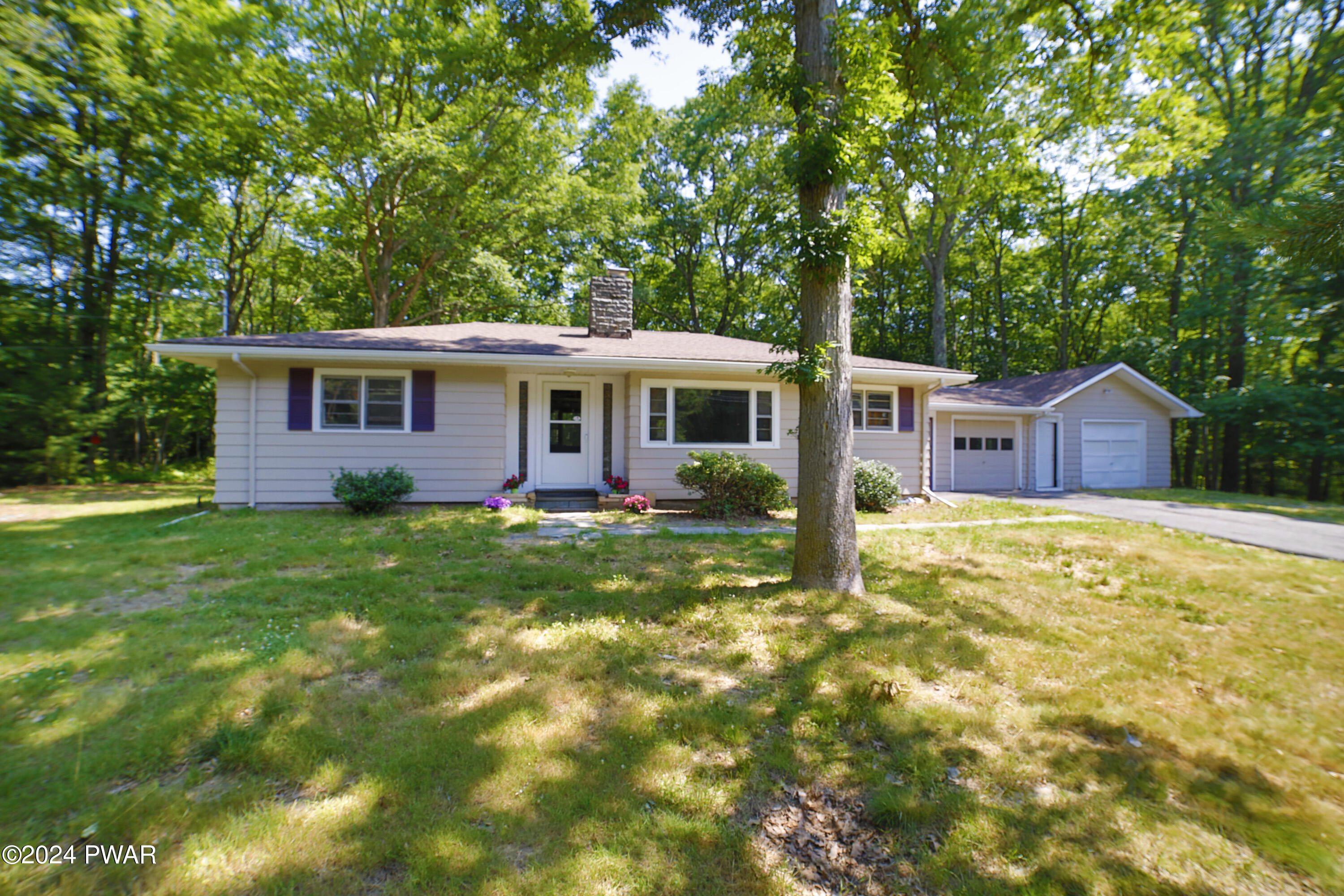 Route 6 , Hawley, PA 18428