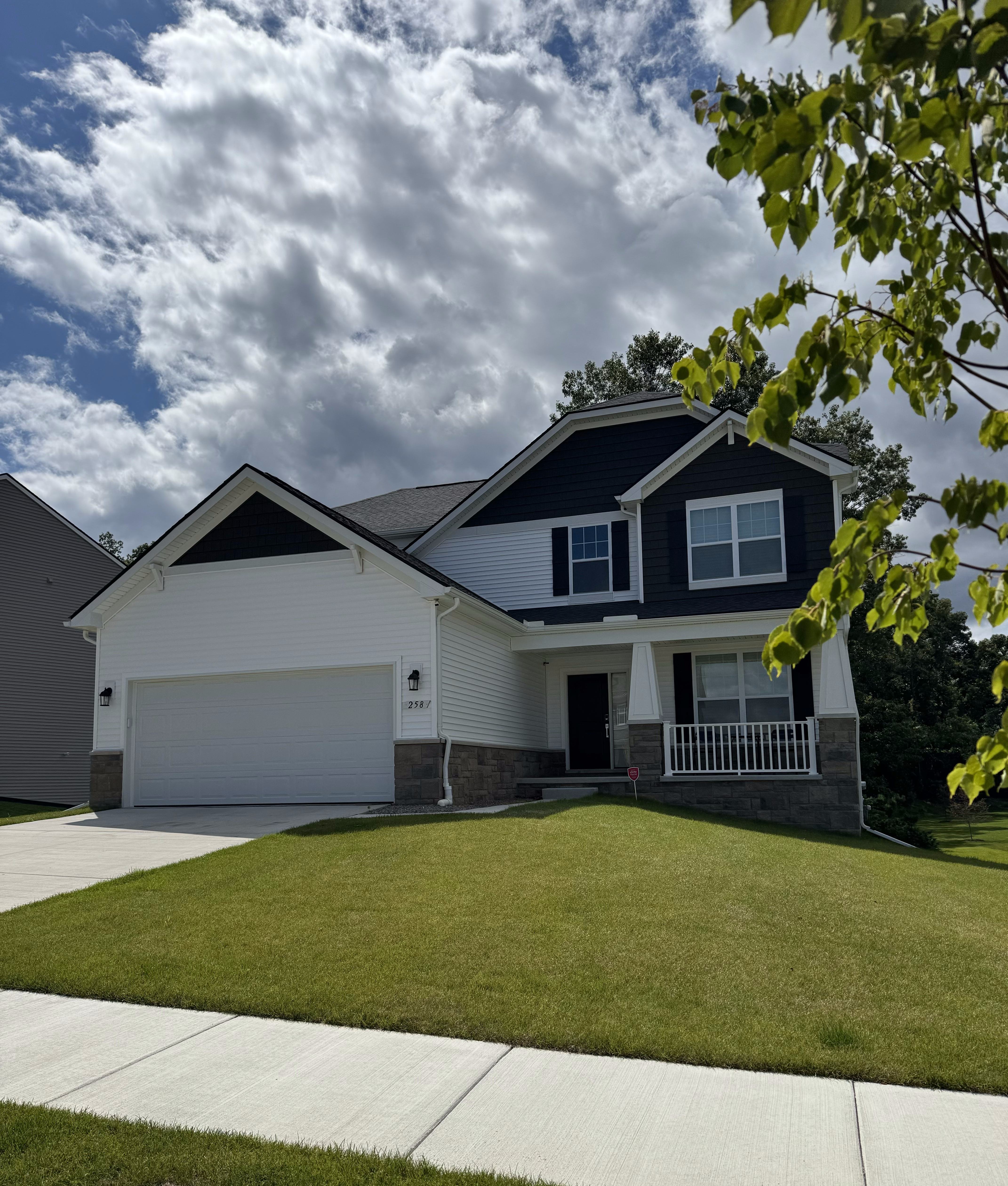 Quartz Way, White Lake, MI 48386