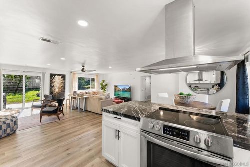 2025 W El Norte Pkwy, Escondido, CA, 92026-1810 | Card Image
