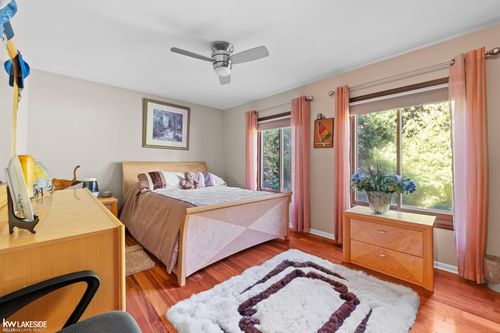 6910 Montgomery Dr, Shelby Township, MI, 48316-4350 | Card Image