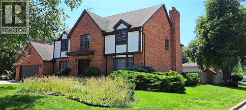 3431 Ancaster Court, Windsor, ON, N9E4J5 | Card Image