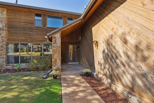 3216 Canyon Rd, Oklahoma City, OK, 73120-5617 | Card Image