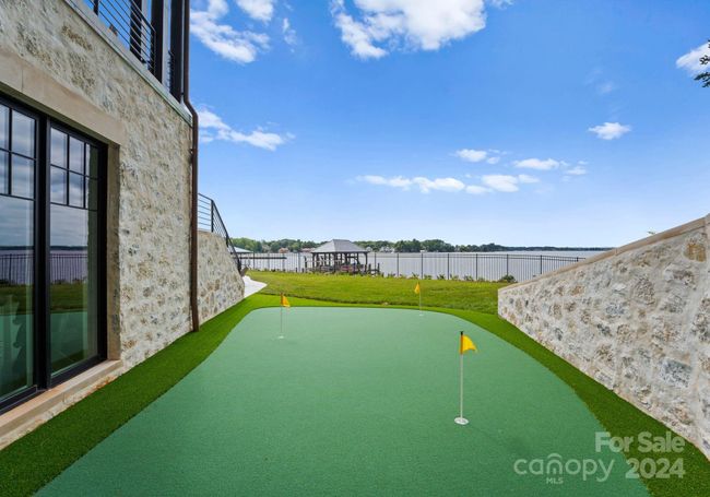 Lakeside Putting Green. | Image 40