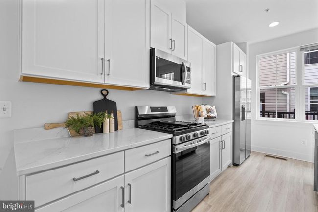 7374 Blade Dr, Townhouse with 3 bedrooms, 4 bathrooms and null parking in FALLS CHURCH VA | Image 13