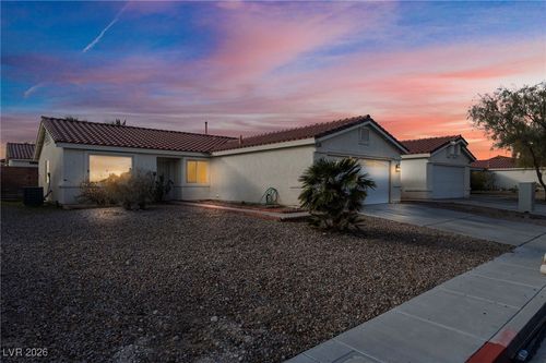 3201 Honeysuckle Ave, North Las Vegas, NV, 89031-3519 | Card Image