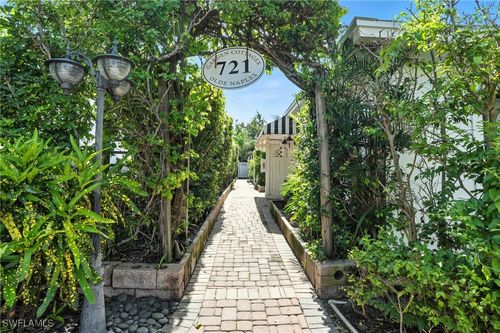 4-721 9th St S, Naples, FL, 34102-6731 | Card Image