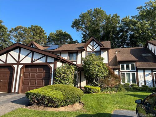 45 Briar Hill Ct, Middle Island, NY, 11953-1604 | Card Image