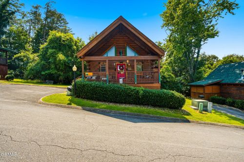220 Moose Ridge Way, Pigeon Forge, TN, 37863 | Card Image