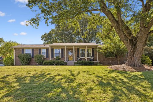 211 Edgewater Dr, Mount Juliet, TN, 37122-2034 | Card Image