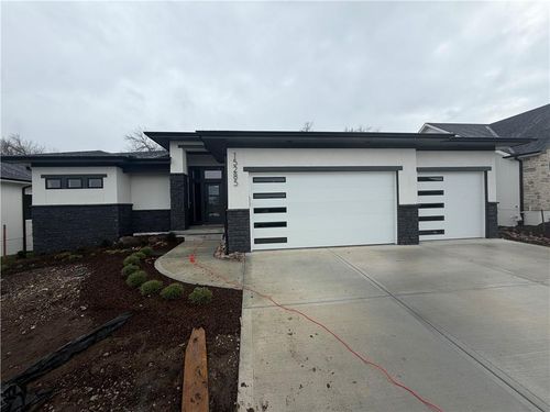 15285 W 162nd St, Olathe, KS, 66062 | Card Image