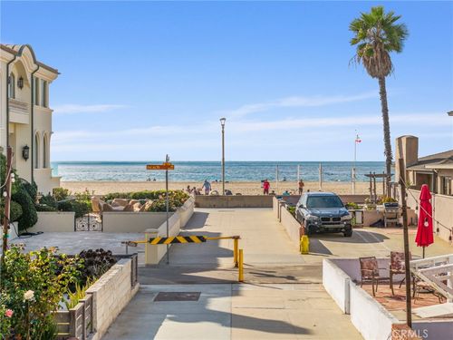 32 21st Ct, Hermosa Beach, CA, 90254-2808 | Card Image