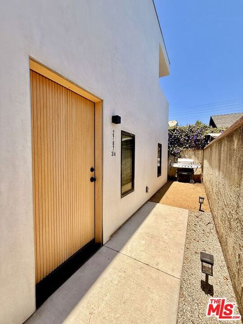 34-2707 Benedict Street, Los Angeles, CA, 90039 | Card Image