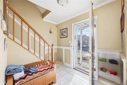 1191 E 3rd Ave, Bay Shore, NY, 11706-5535 | Card Image