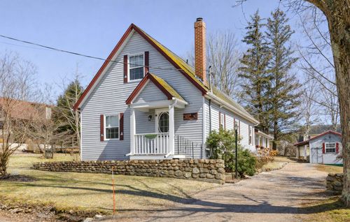 181 Central St, Chester, NS, B0J1J0 | Card Image