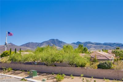 8201 - 2555 Hampton Road, Condo with 2 bedrooms, 2 bathrooms and null parking in Henderson NV | Image 1