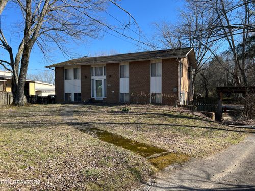 978 Camp St, Wartburg, TN, 37887-4167 | Card Image