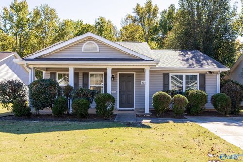 121 Sandy Hollow Dr Nw, Madison, AL, 35757-6863 | Card Image