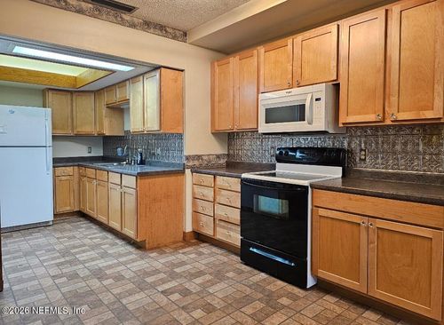 3702-3175 Ravines Rd, Middleburg, FL, 32068-5768 | Card Image