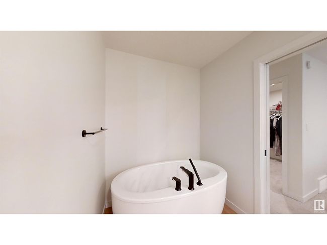 9468 Pear Cres Sw, House other with 3 bedrooms, 3 bathrooms and null parking in Edmonton AB | Image 30