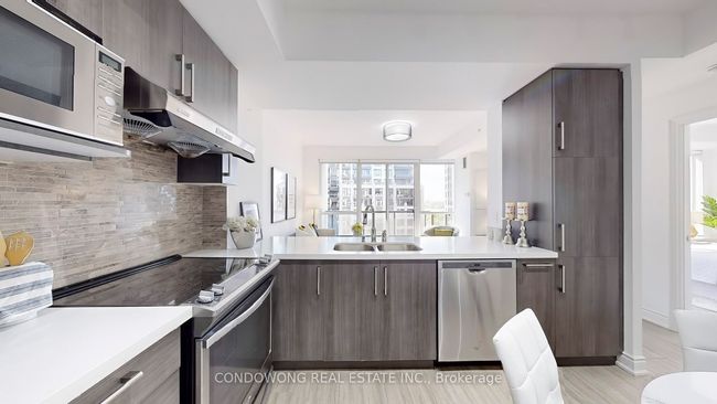 802 - 38 Cedarland Dr, Condo with 3 bedrooms, 2 bathrooms and 1 parking in Markham ON | Image 9