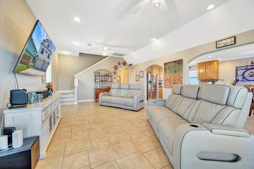 28 Dolphin St, Bayou Vista, TX, 77563-2581 | Card Image