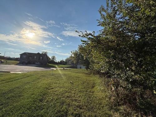 817 N Walnut Ln, Lone Jack, MO, 64070-9321 | Card Image