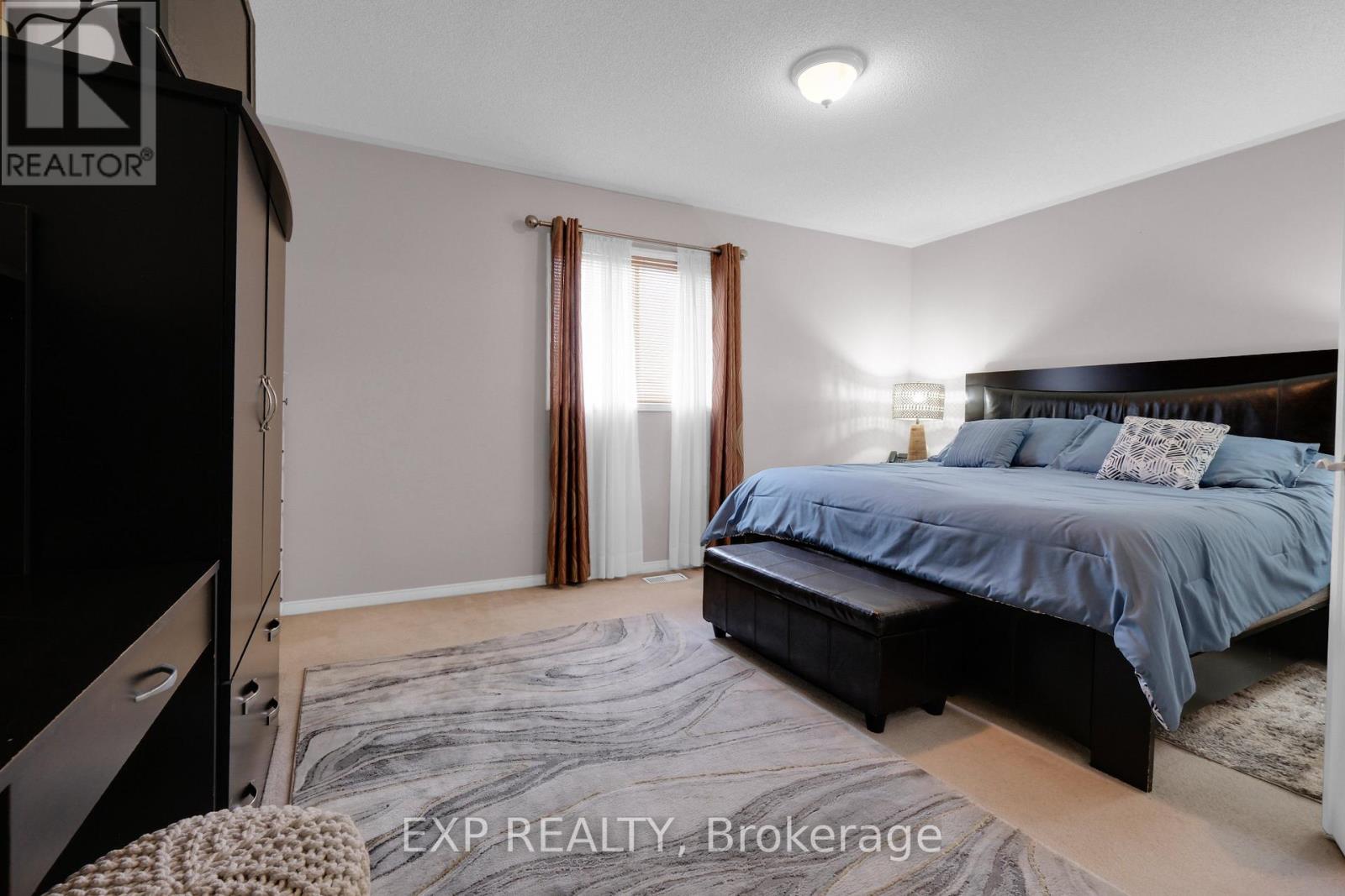 Residential in Oshawa (Samac) 5