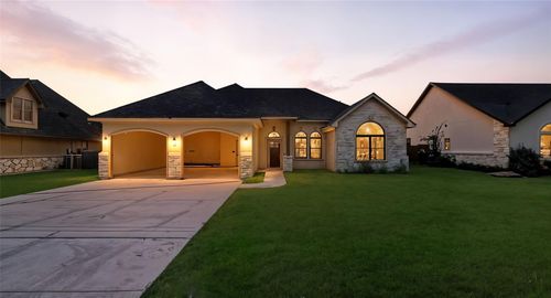 301 Live Oak St, Gonzales, TX, 78629-2703 | Card Image