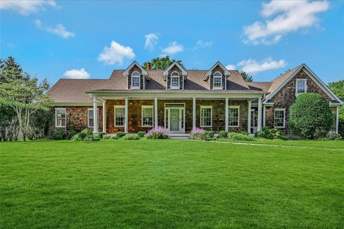 315 Green Way, Cutchogue, NY, 11935-2023 | Card Image