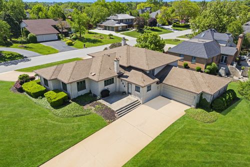 2 Hamilton Ln, Oak Brook, IL, 60523-1753 | Card Image