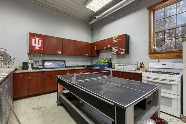 5834 E Bear Creek Rd, Home with 4 bedrooms, 3 bathrooms and null parking in Pekin IN | Image 72