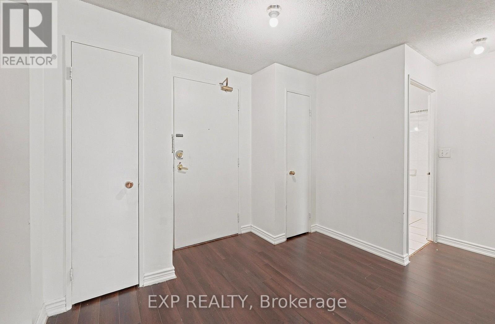 Residential in Mississauga (Cooksville) 5