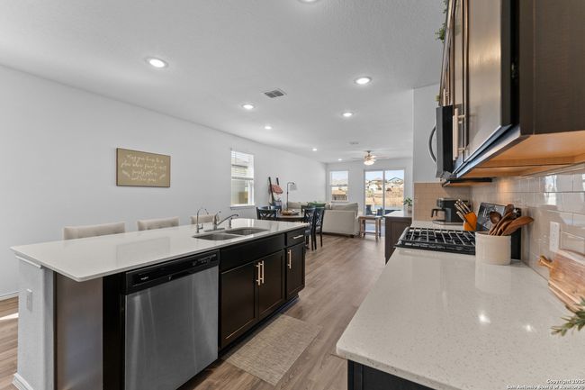 13229 Hagerd Loop, House other with 4 bedrooms, 2 bathrooms and null parking in St Hedwig TX | Image 12