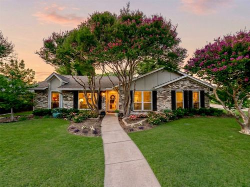 2115 Goldenrod Dr, Richardson, TX, 75081-3934 | Card Image