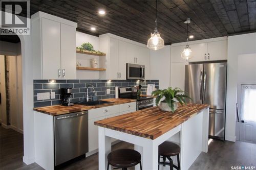 2014 3rd St, Rosthern, SK, S0K3R0 | Card Image