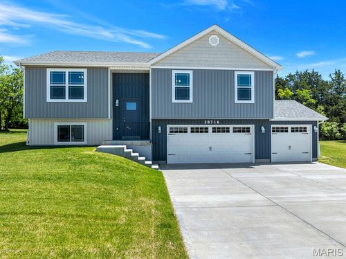 28716 Woodland Heights Dr, Warrenton, MO, 63383-4753 | Card Image